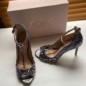 Badgley Mischka Conroy SMKGLT size 9 Jeweled High Heels